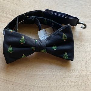 Adjustable Black Bow Tie with Christmas Tree Print, Unisex, Gender Neutral